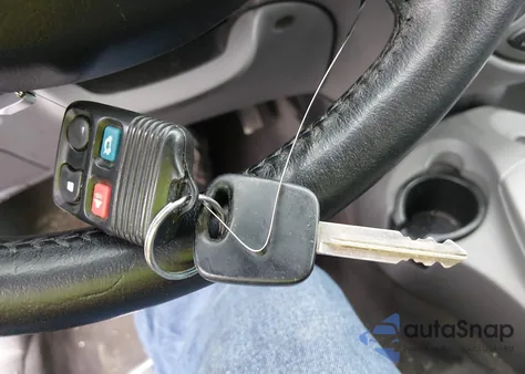 2003 Ford Focus Zx5 z USA, uszkodzony, nr VIN 3FAFP37363R134786